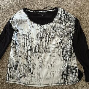 Calvin Klein, long sleeve T shirt scoop neck. Size extra large.